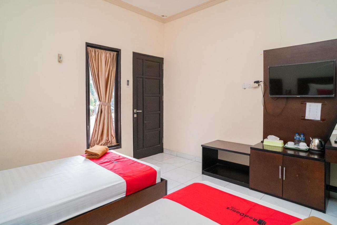 Reddoorz @ Wisma Pangrango Паланкарая Экстерьер фото